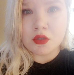 Meet your Posher, Kaitlin